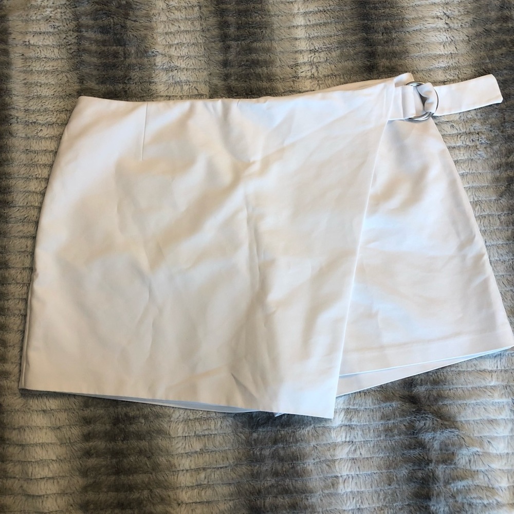FOREVER 21 WHITE SKIRT SIZE 12